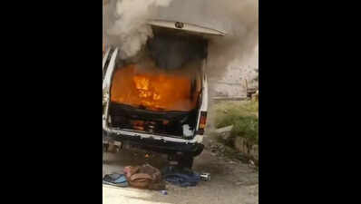 School van catches fire in M’nagar; 4 kids, driver suffer burns