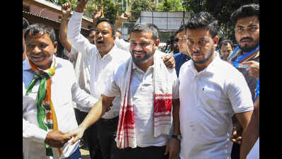 BJP slams Kanhaiya over 'infiltrator from Gujarat' comment