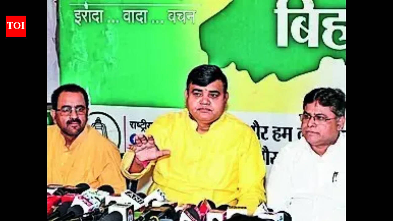 RJD mocks Nitish over absence of BJP top leaders at oath