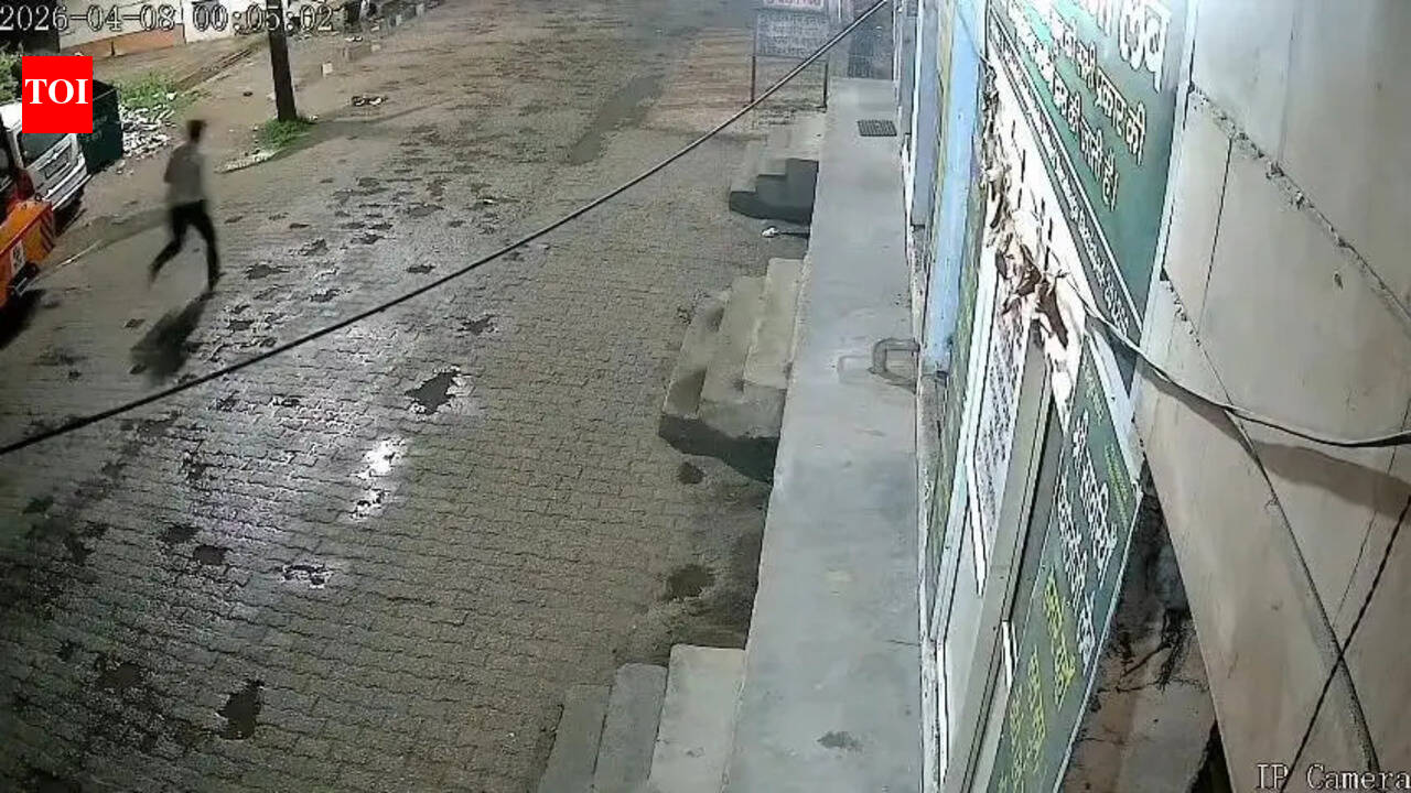 Man escapes from police custody, lands in ICU after being hit by truck