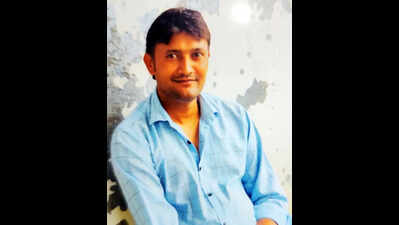 Man escapes from police custody, lands in ICU after being hit by truck