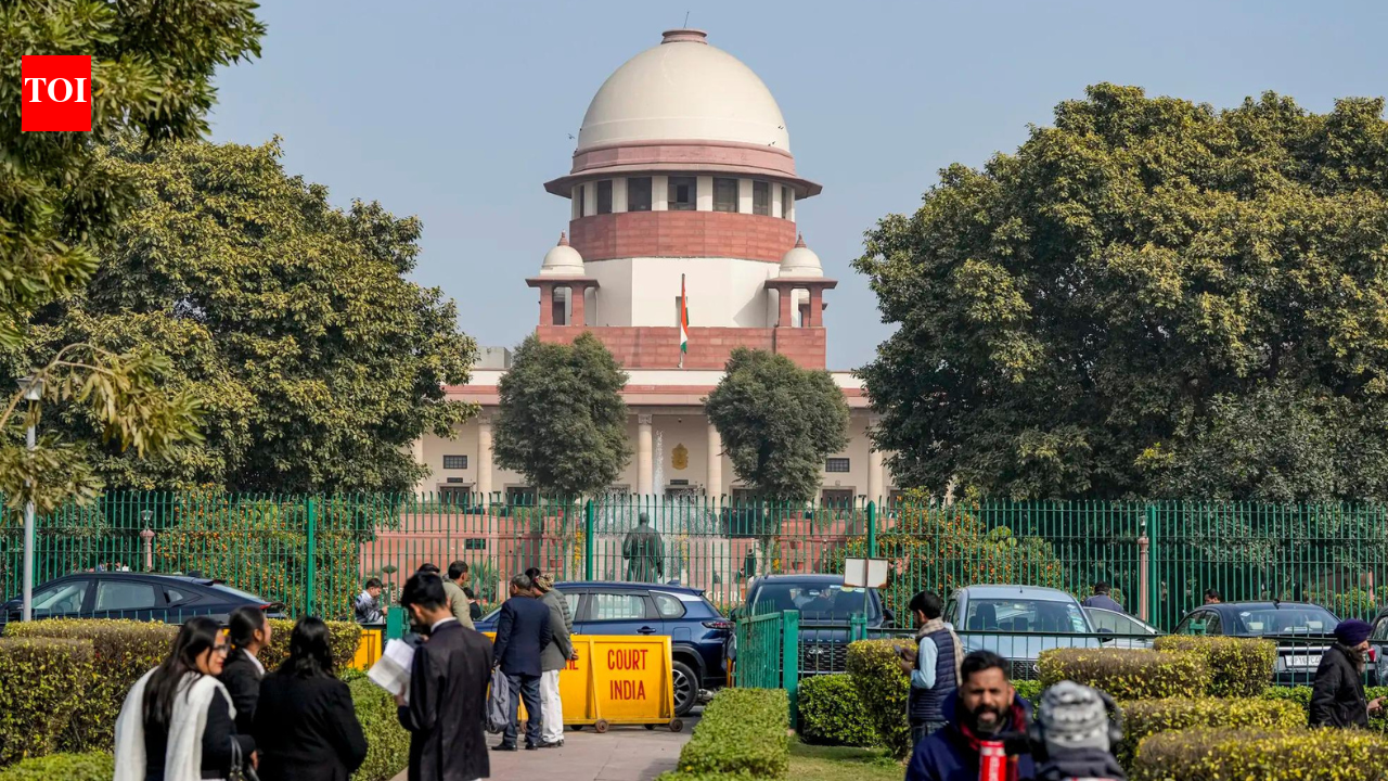 Can't have different DA hikes for staff and pensioners: Supreme Court