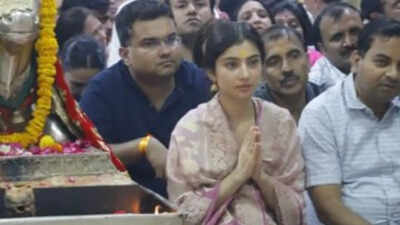  The Revenge' actress attends Bhasma Aarti in Ujjain