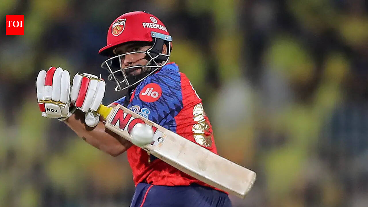 IPL 2026: Prabhsimran falls after a blistering fifty, SRH fight back