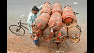 Mobile alerts on LPG bookings help reduce crowding at refill centres