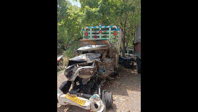Young couple among four killed in truck-pickup collision in Sinnar