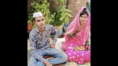 Young couple among four killed in truck-pickup collision in Sinnar