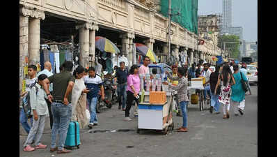Hawkers take over pedestrian channel in Grand Hotel zone