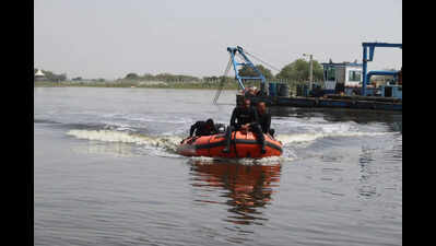 UP boat tragedy: Toll climbs to 11, search on for missing 4; PM announces ex gratia