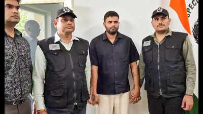 Gangster deported from Thailand, held by STF from IGI