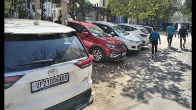 Udyog Vihar’s missing footpaths: Where walkers merge with traffic daily
