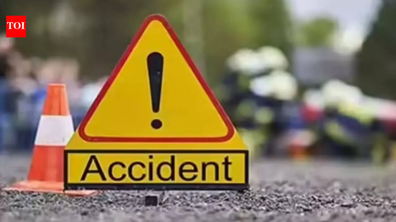 Leicestershire horror: 2 dead after car plunges off M1 bridge near Lutterworth, crashes into minibus