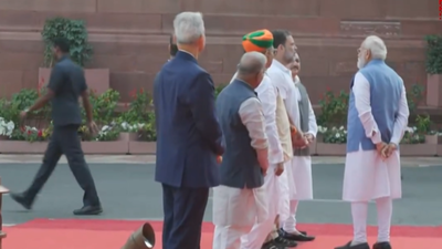 Rare Modi-Rahul interaction breaks the internet