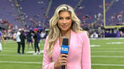 Melanie Collins, NFL sideline reporter drops stunning beach snap, giving fans a glimpse into her relaxing offseason life