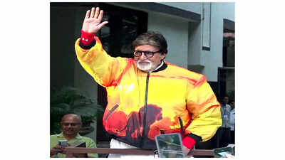 Amitabh Bachchan on internet anxiety, says, 'You leave everything and sit back'