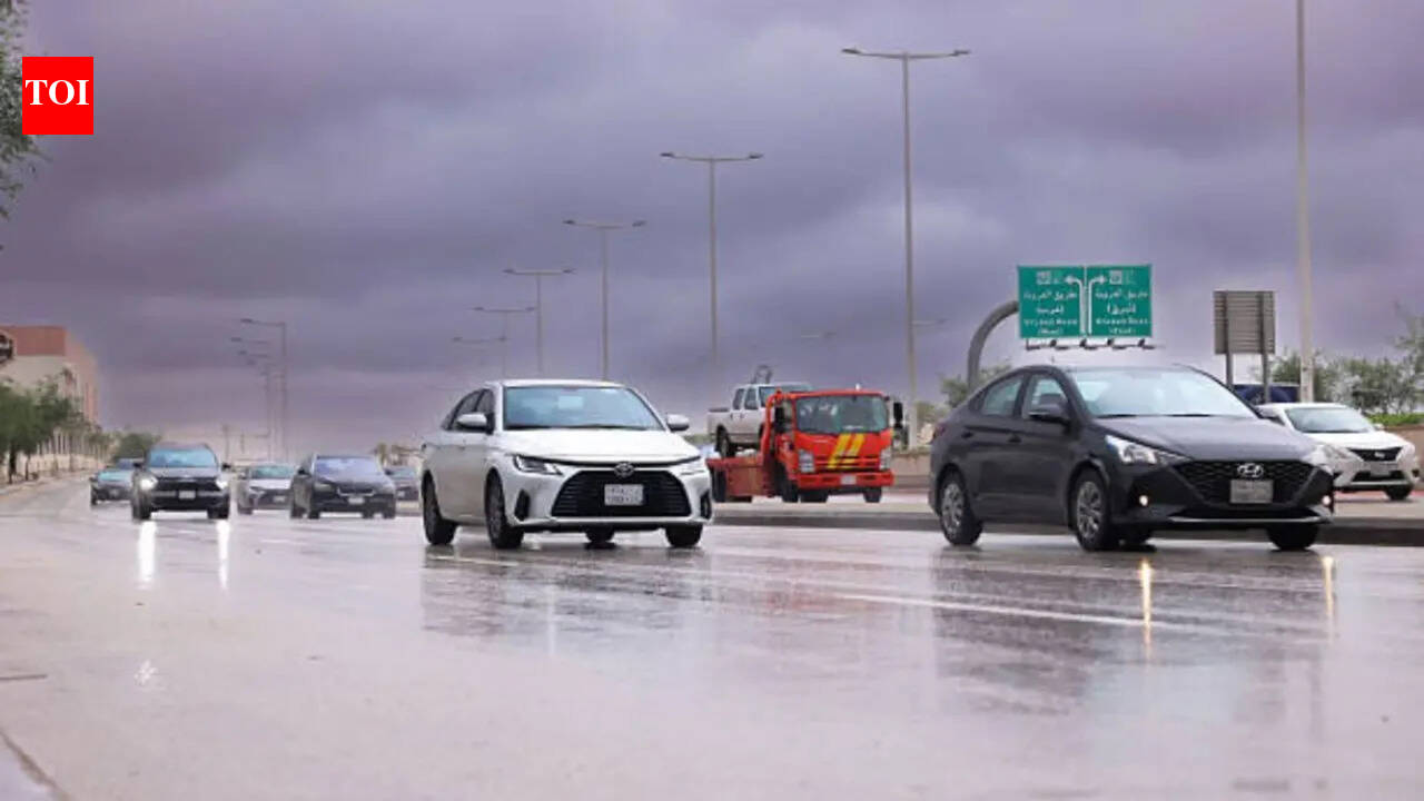 Saudi Arabia weather alert: Heavy rains, torrential floods hit Riyadh and other areas; classes suspended in schools and universities