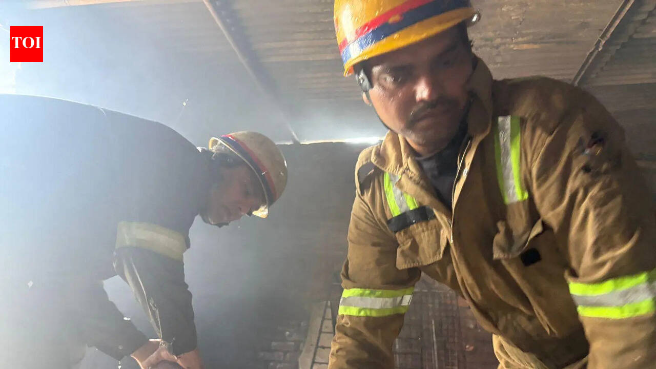 Fire incident in Wazirganj; no casualties reported