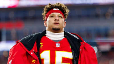 Patrick Mahomes comeback prediction shocks NFL world after injury setback as insiders back him for major NFL honor