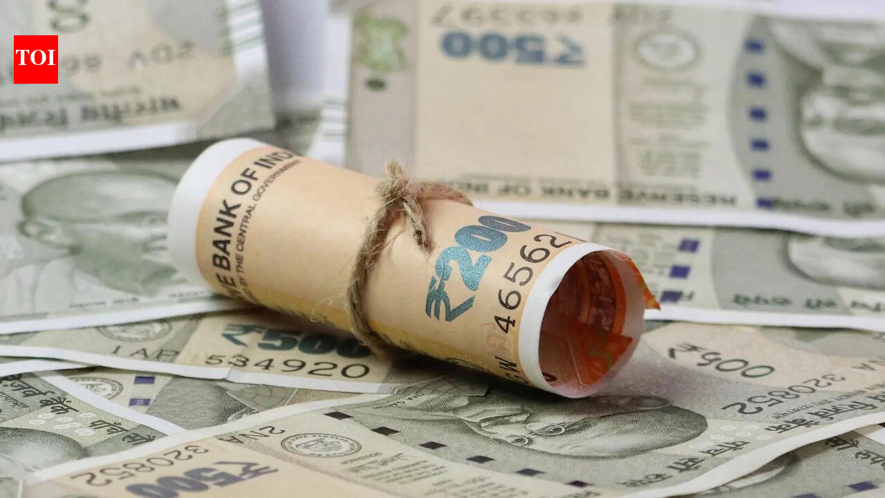 2 held for running counterfeit currency racket