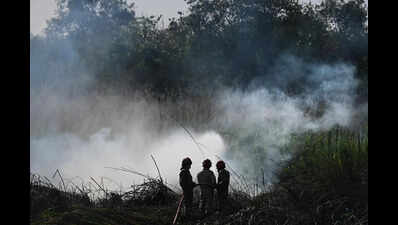 Firefighters contain blaze near Rajghat bus depot