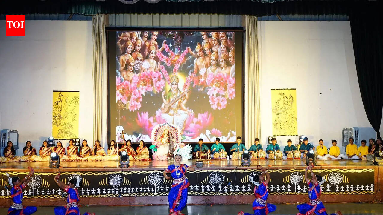 Rabindra Vidya Niketan showcases talent & inspiration