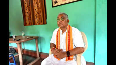 Deleted voters confront Dilip in Kharagpur over ‘anti-nat’l’ jibe