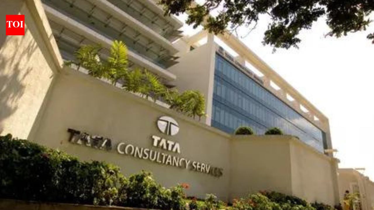 TCS makes 25k fresher offers; AI push on track – The Times of India