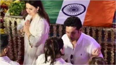 Asha Bhosle funeral: Tabu hugs a grieving Zanai as Sachin Tendulkar and Anjali Pay tributes - Watch VIDEO