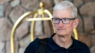 Tim Cook's glasses might be a clue to what Apple's smart glasses will look like