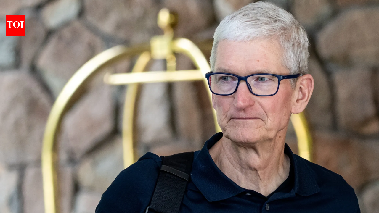 Tim Cook's glasses might be a clue to what Apple's smart glasses will look like