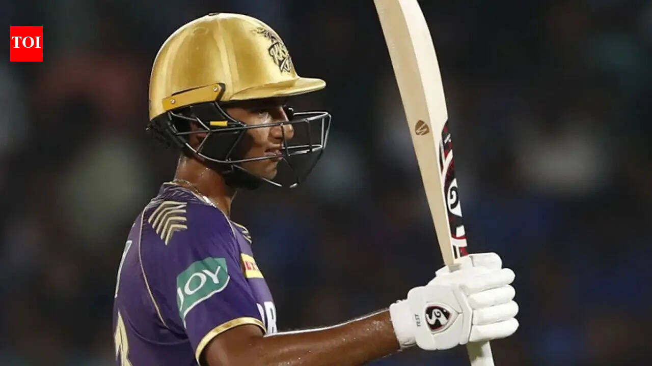 'Mummy kasam, ek hi cap hai': KKR star's epic response to fan demand - WATCH