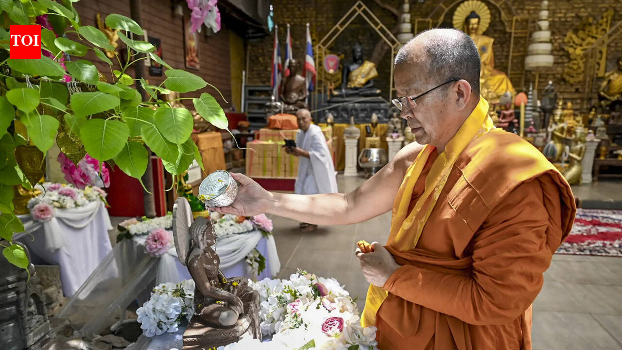 Buddhist monks take part in Thai New Year festival