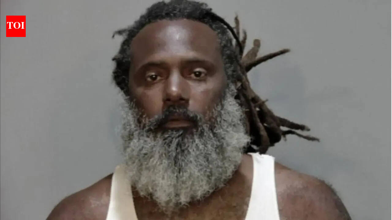 Florida man arrested after swinging machete at milk crates; charged with possession of deadly weapon