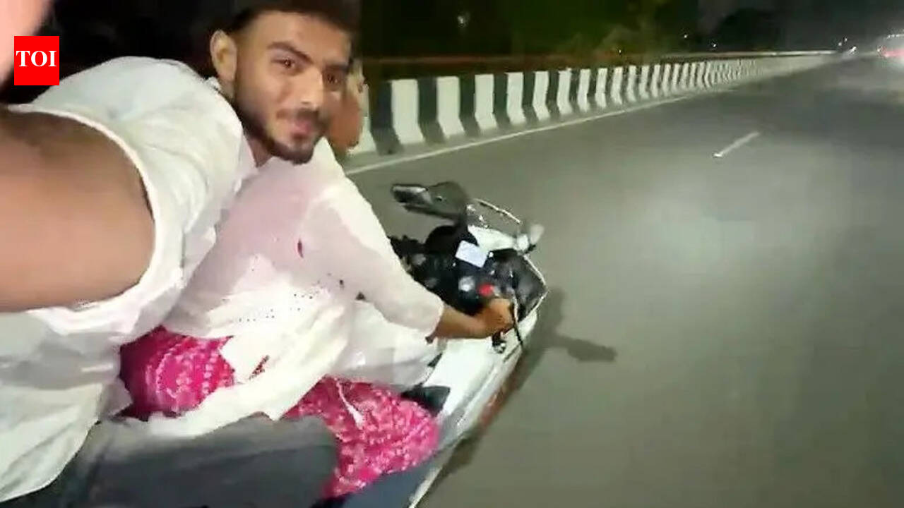 Girl dies, friend critical after sports bike hits divider on NH-9