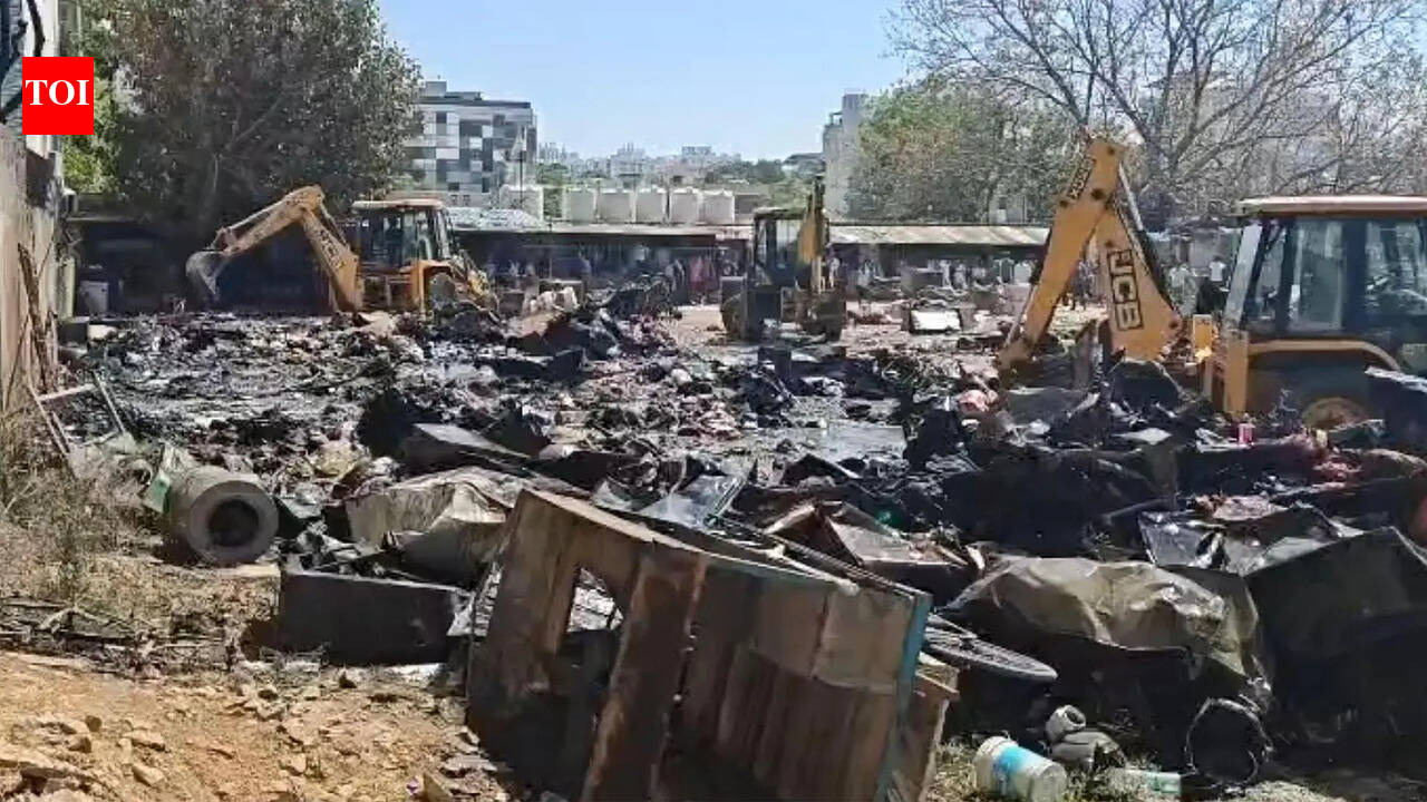 Fire in vacant plot spreads to nearby flats in South City II; no casualties