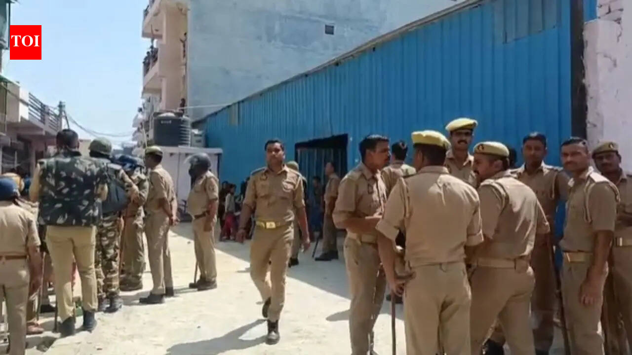 Noida violence Day 2: Protesters regroup in Phase-2, stone-pelting reported, cops injured