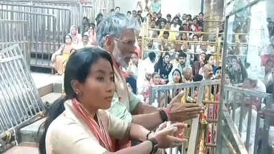Milind Soman visits Mahakaleshwar temple with wife Ankita Konwar; Fitness icon participates in Bhasma Aarti