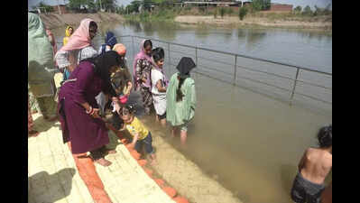 Buddha Dariya finds its flow, devotees celebrate