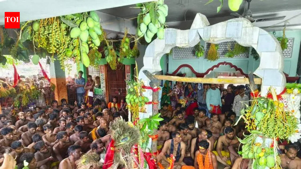Firewalk marks Danda Nata end on Sankranti | Bhubaneswar News - The ...