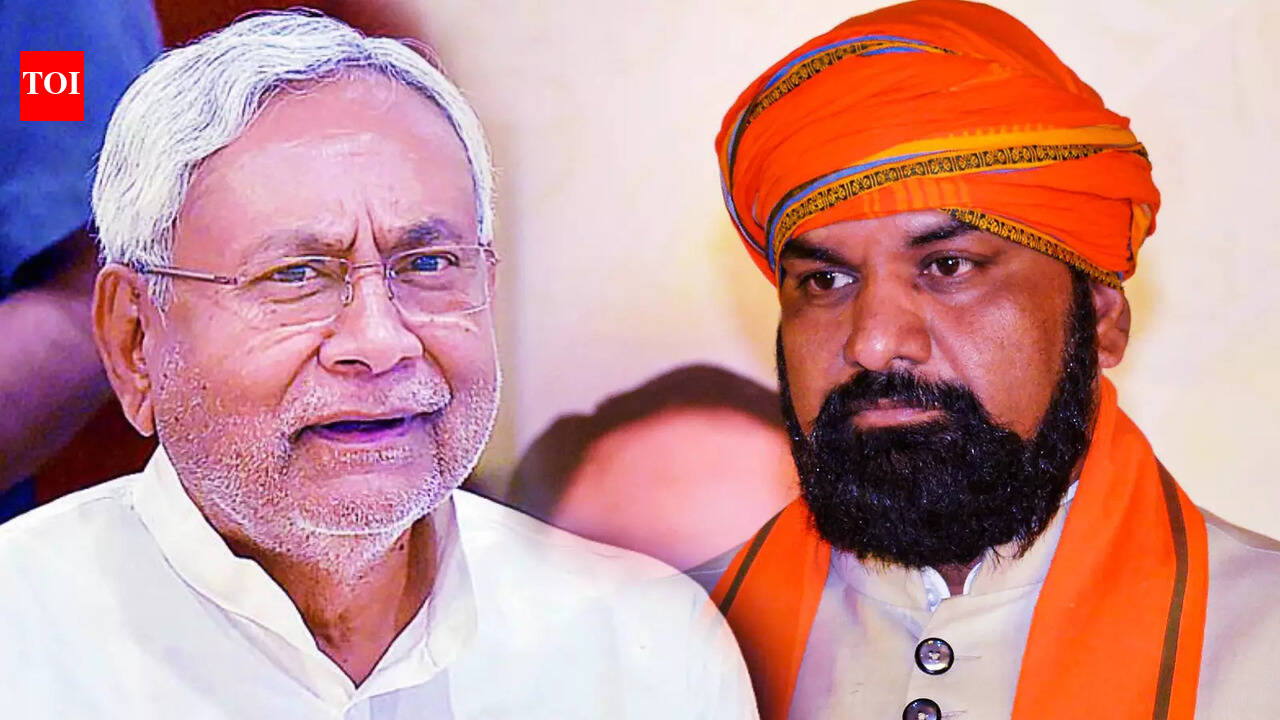 A turban & a twist of fate as Samrat set to replace Nitish