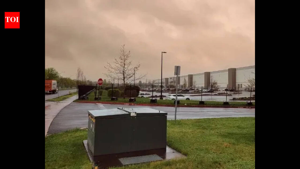 'Don't look': Worker dies at Oregon warehouse, colleagues asked to continue work, claims report