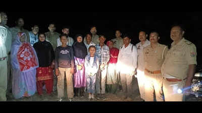 Police rescue 10 pilgrims lost on way to ‘mazar’