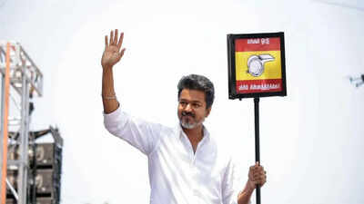  Vijay’s Tiruppur rally called off after 15 faint in scorching heat