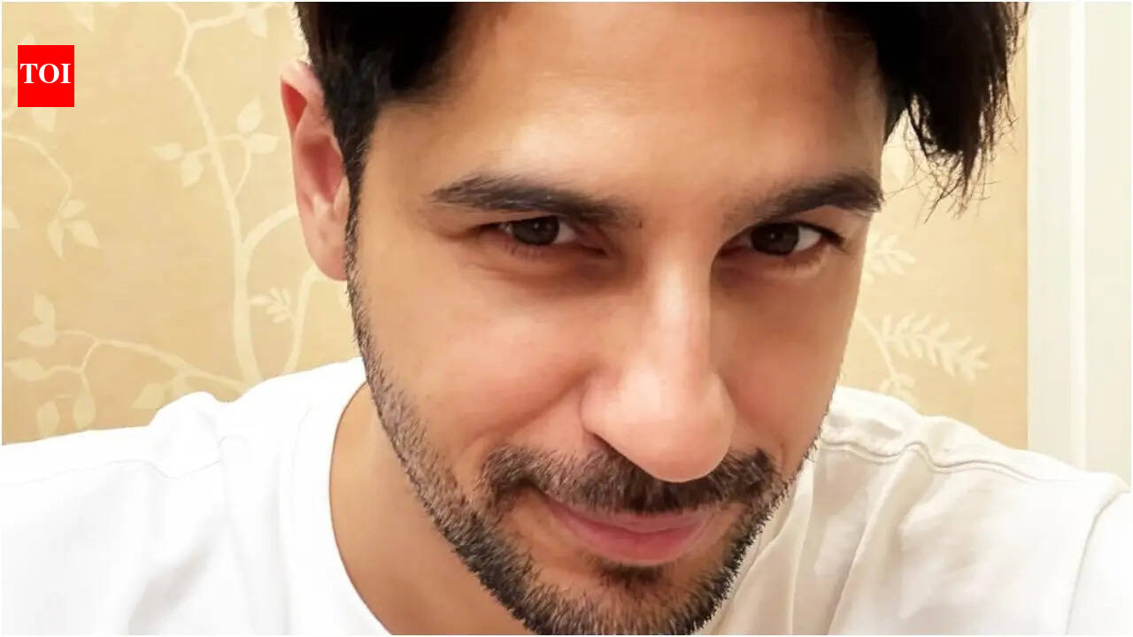 Sidharth Malhotra sports baby Saraayah's bow clip in an adorable 'girl dad' photo, fans call him 'Pookie'