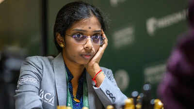 Historic! India’s R Vaishali wins Women’s Candidates, sets up World C’ship match against China’s Ju Wenjun | Chess News – The Times of India