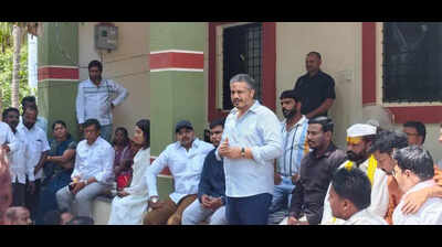 Rohit Pawar campaigns for aunt Sunetra