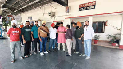 Rudrapur auto firm staff looted of Rs 7 lakh on moving train