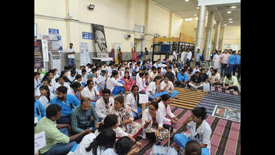 AIIMS nurses on hunger strike, seek action those involved in attack on association prez