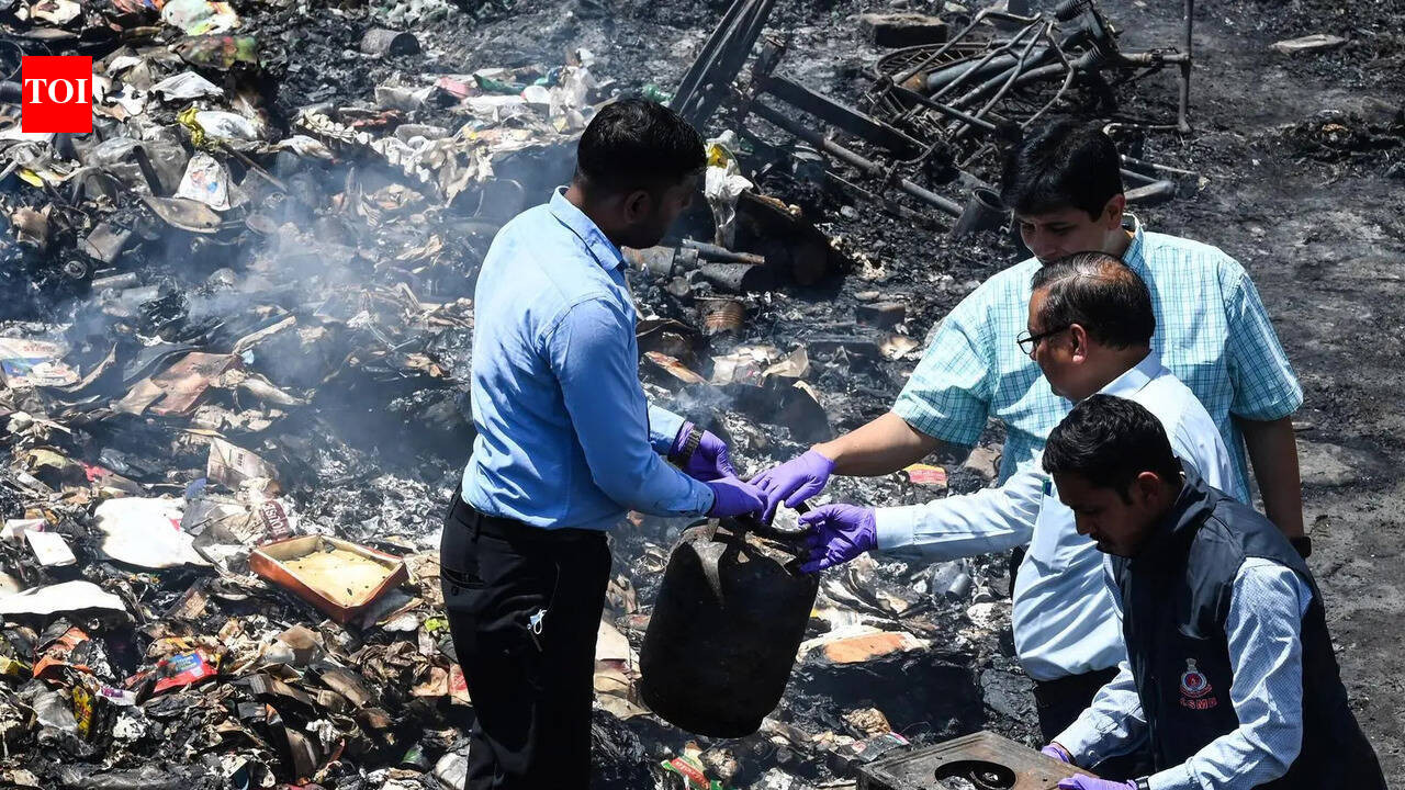 Parents try to save toddler, but all three killed in northwest Delhi jhuggi blaze