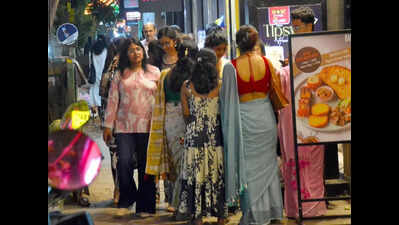 Home LPG booking time-cap forces festive diners into restos